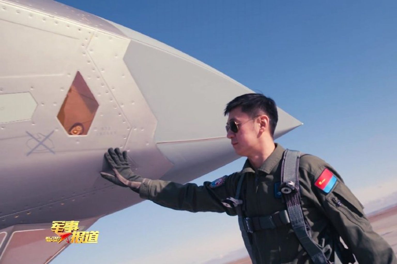 Closeup of J-20’s classified equipment revealed, its large formation ...