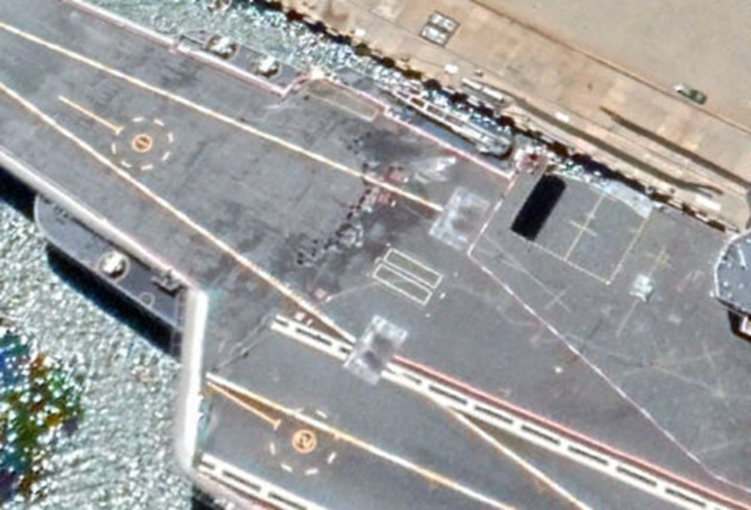 Shandong carrier suspected of serious deck damage but refuted